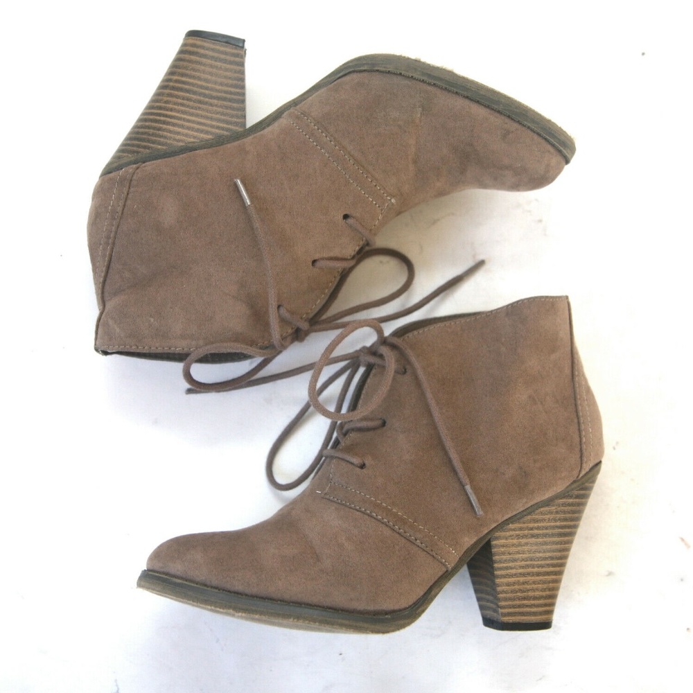 Sz 6 MIA Shawna Taupe Faux Leather Lace up Booties